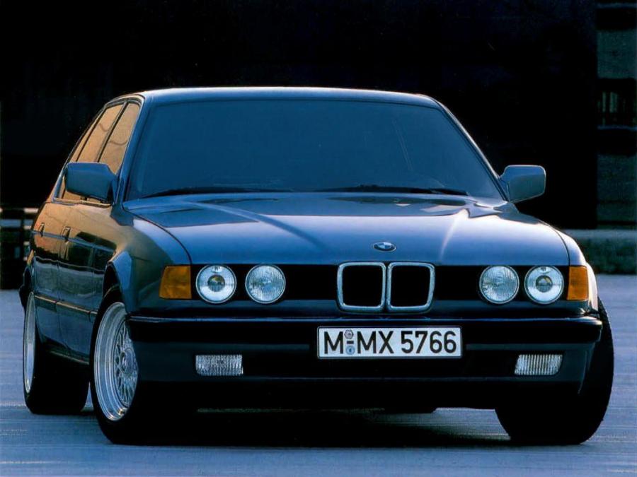 BMW 7-Series 1986 года  (фото 4 из 7)